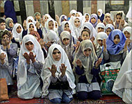 Muslims were massacred at the Ibrahimi mosque by extremists