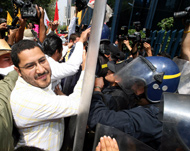 Everyone hopes the protestswill not turn violent