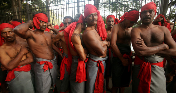 Rajapakse''s minority report - Sinhalese festival