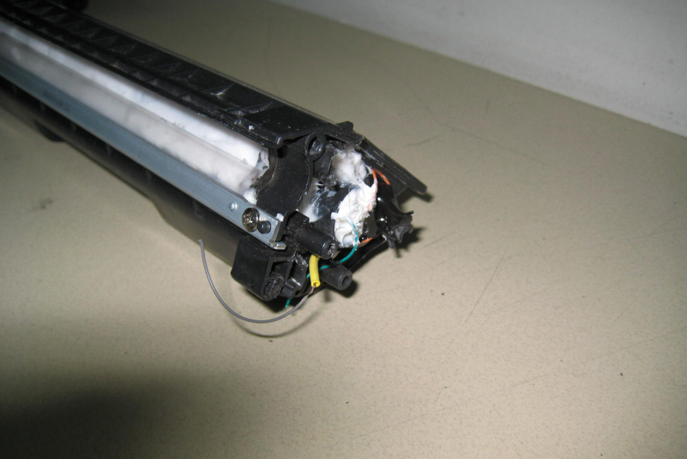 Dubai police image of printer cartridge bomb from Yemen 8