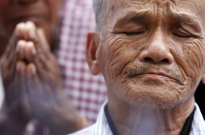 Khmer Rouge leaders go on trial