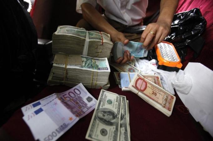 Float of Myanmar currency