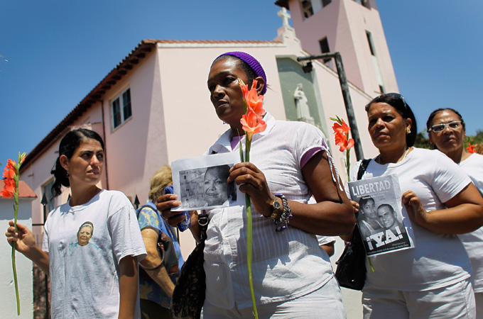 People & Power - Cuba''s Ladies in White