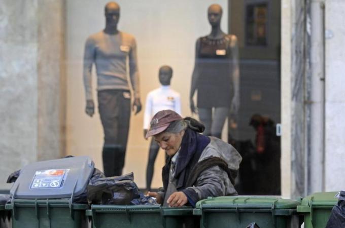 Poverty in Southern Europe has reached new highs [Reuters]