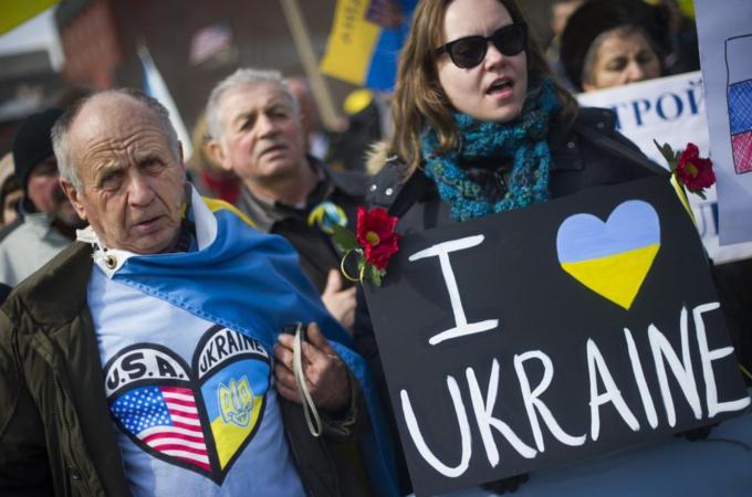 The US should offer an additional $5-10bn in loan guarantees to Ukraine, writes Franklin [AFP/Getty Images]