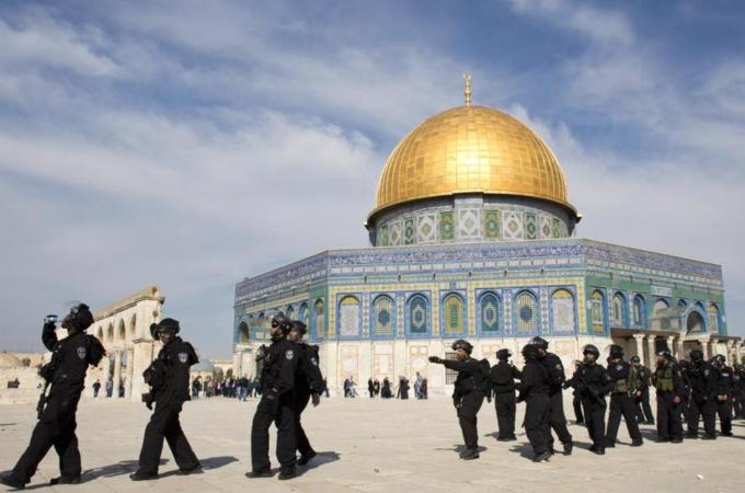 Billions of dollars to fund the Third Temple are set aside and ready to literally blast away the Dome of the Rock and the holy al-Aqsa Mosque, writes Vlazna [AFP]