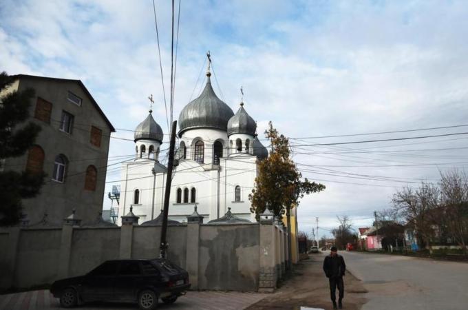 About a quarter of Crimeans support the Kiev Patriarchate over Moscow's choice [AFP]