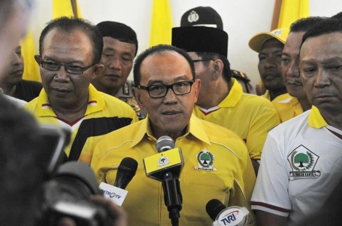 Presidential candidate Aburizal Bakrie has invoked the memory of Suharto on the campaign trial [AFP/Getty]