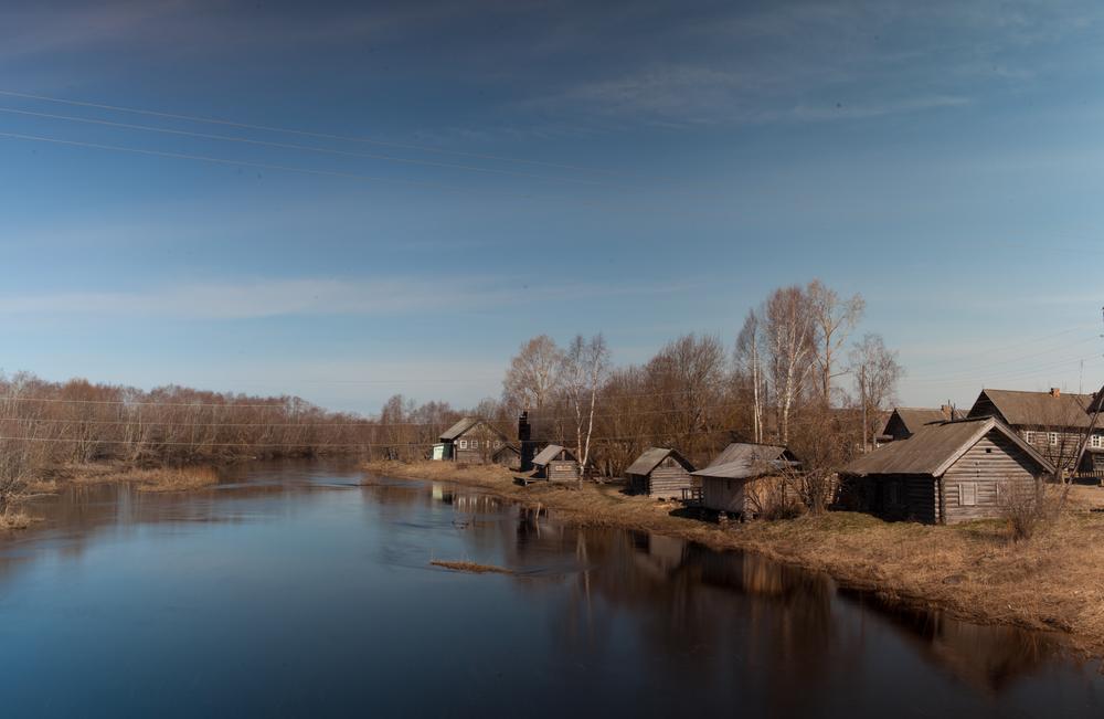 <p>Thousands of abandoned villages are scattered across northern Russia. Many have become uninhabited due to a lack of infrastructure and jobs. Poor quality roads make some regions unreachable, so people have to save food for weeks ahead, especially in early spring when the frozen rivers begin to melt and before ferries are operational.</p>