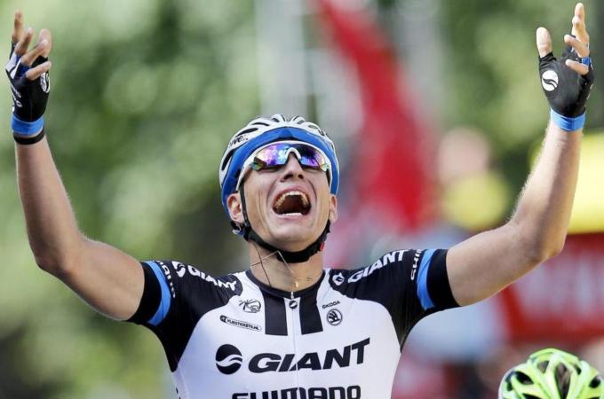 Kittel edged out Sagan of Slovakia in second, and Navardauskas of Lithuania in third [EPA]