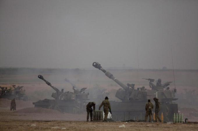 More than 2,000 Palestinians have been killed in Israel's latest offensive on Gaza [Getty Images]