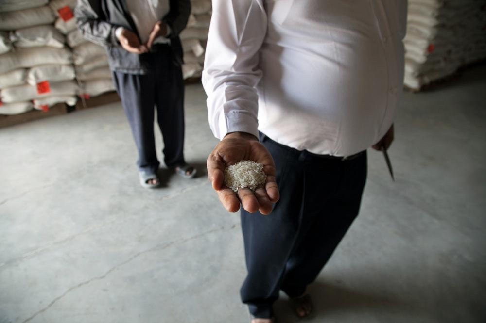 <p>Officials of Nepal(***)s food corporation in Nepaljung show donations by the Japanese government that will be airlifted to Humla and other districts of Karnali region facing food shortage. </p>