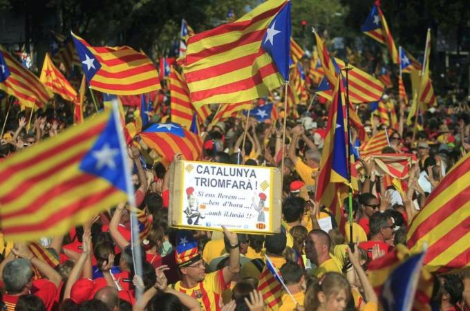 Some immigrant community leaders have taken part in pro- or anti-independence rallies, writes Munoz [EPA]