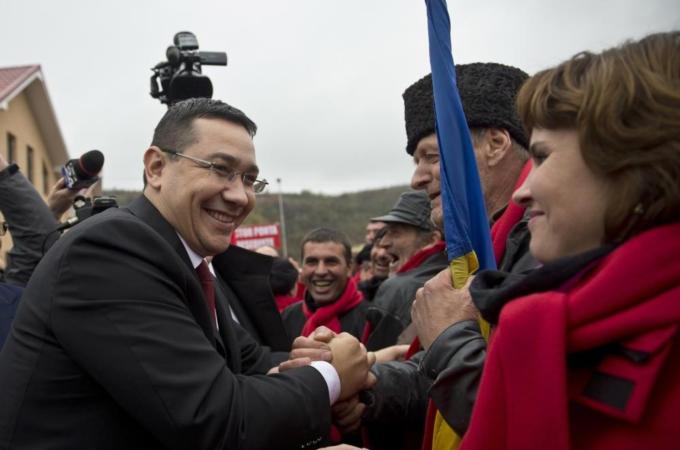Presidential candidate and Romanian Prime Minister Victor Ponta won the first round of the presidential with 40 percent of the vote [AFP]