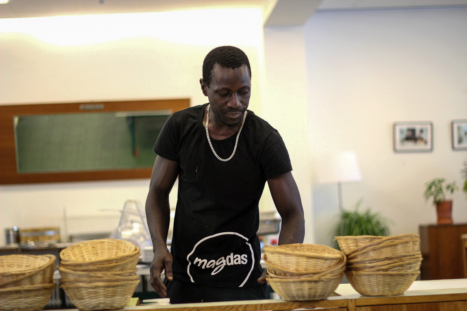 A hotel that employs refugees/DO NOT USE/RESTRICTED