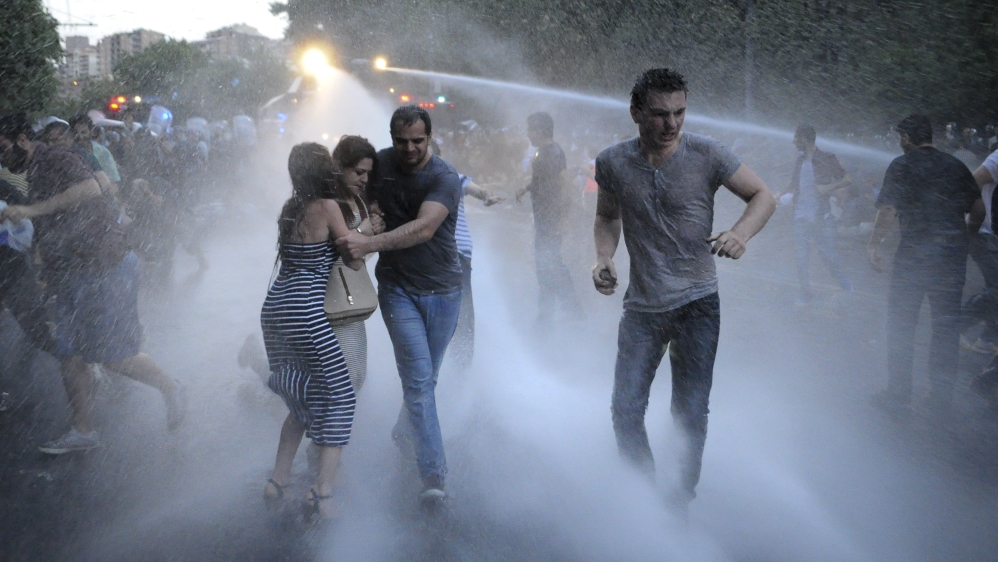 Armenian police use water cannons against protesters