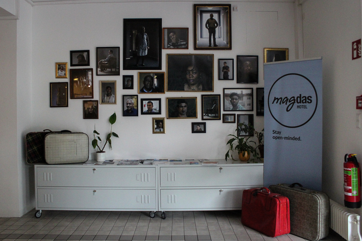 A hotel that employs refugees/DO NOT USE/RESTRICTED