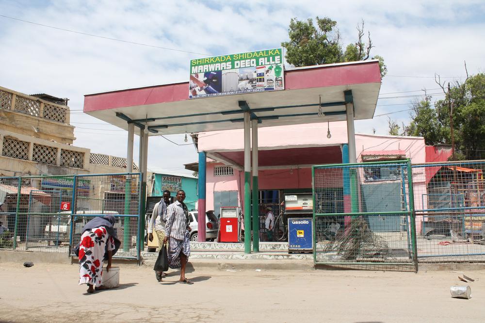 <p>At least half a dozen stations have opened in Mogadishu with cars queuing during rush hour to fill their tanks.</p>