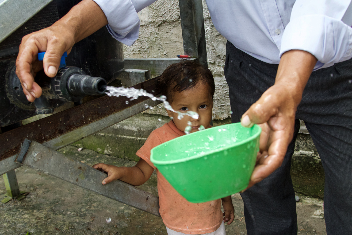 Chevron/ DO NOT USE/ RESTRICTED