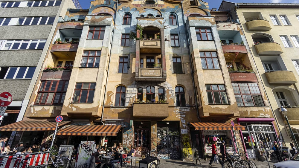Painted Facade in Kreuzberg, Berlin [Travelstock44/Juergen Held] 