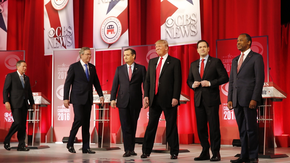 Republican presidential candidates Kasich, Bush, Cruz, Trump, Rubio and Carson take the stage during the Republican presidential debate in Greenville, South Carolina [EPA/Erik S. Lesser]