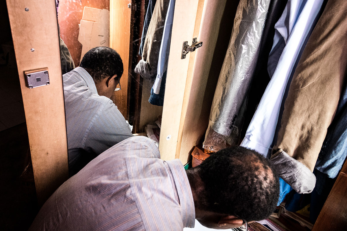 Waiting for the sea/ Please Do Not Use