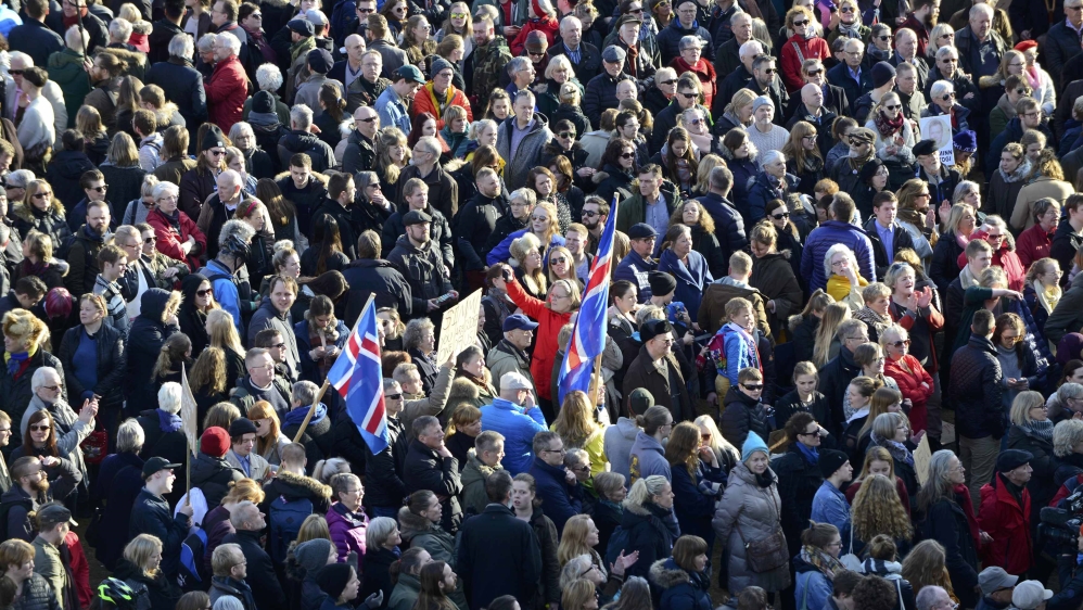 People demonstrate against Iceland''s Prime Minister Gunnlaugsson in Reykjavik