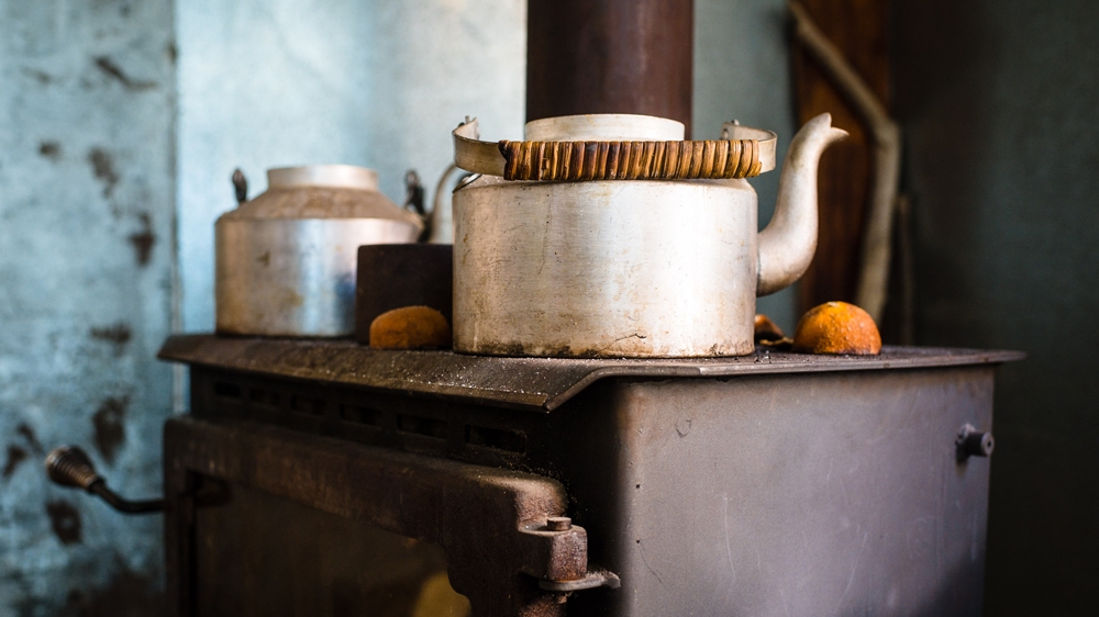 
'I can afford hot water. It will be a tea house,' Ayman recalls thinking [Angelo Merendino/Al Jazeera]
