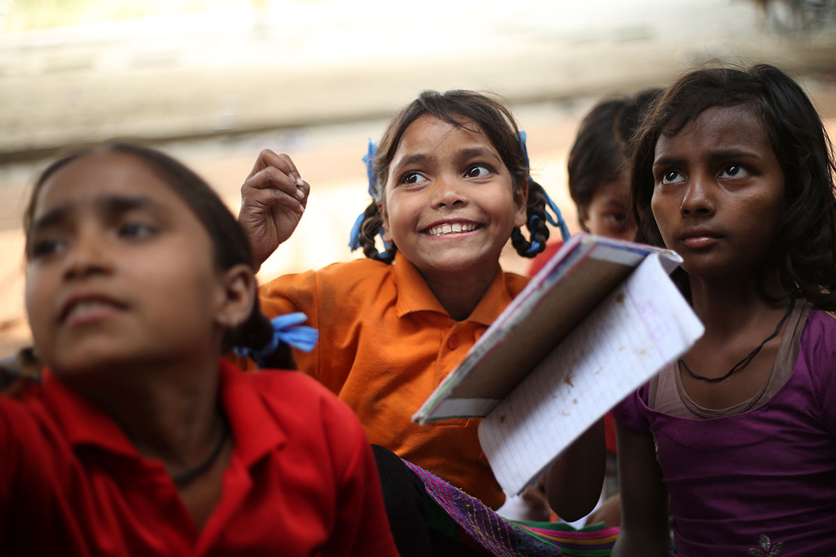Free school under bridge for poor and needy children [Showkat Shafi/Al Jazeera]