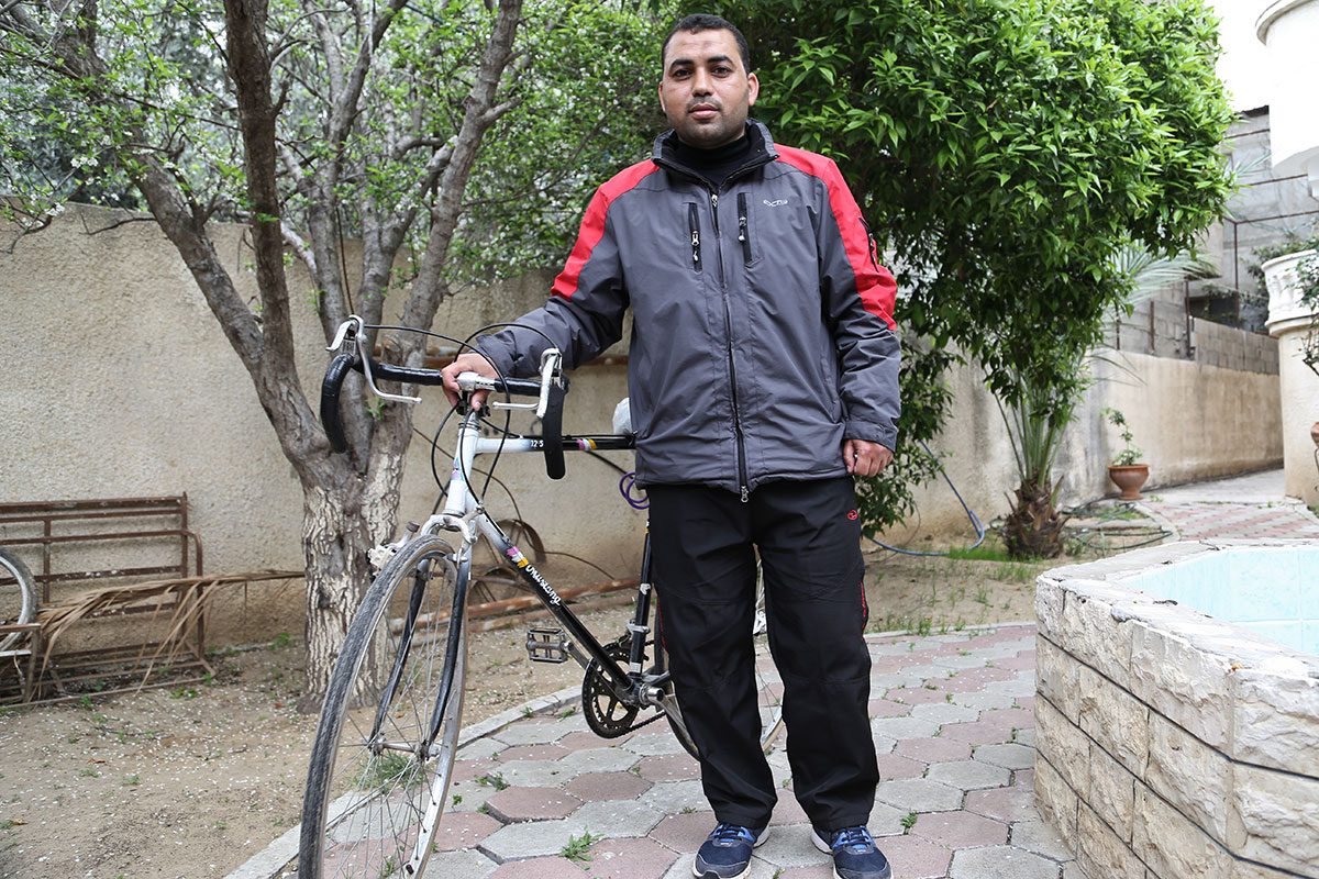 Gaza teen girl runs for freedom/ Please Do Not use