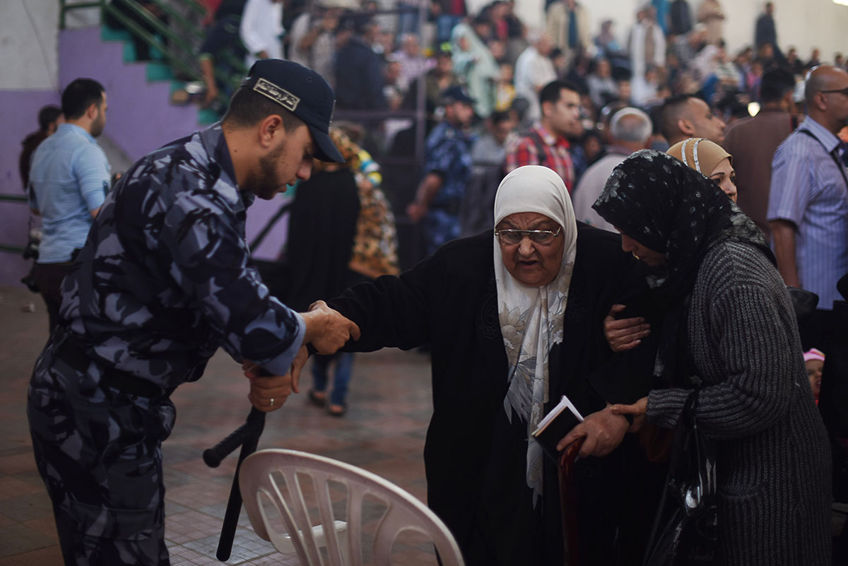 Palestinians wait at the Rafah border/ Please Do Not Use