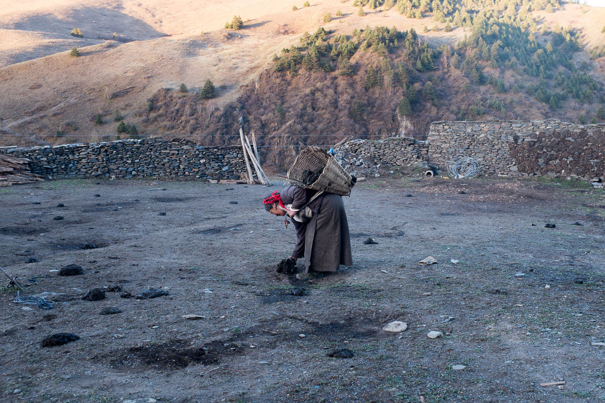 Tagong: On the Road to Tibet/ Please Do Not Use