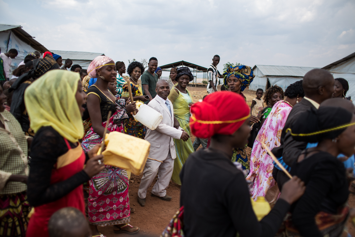 Congolese mass marriage / Please Do Not Use