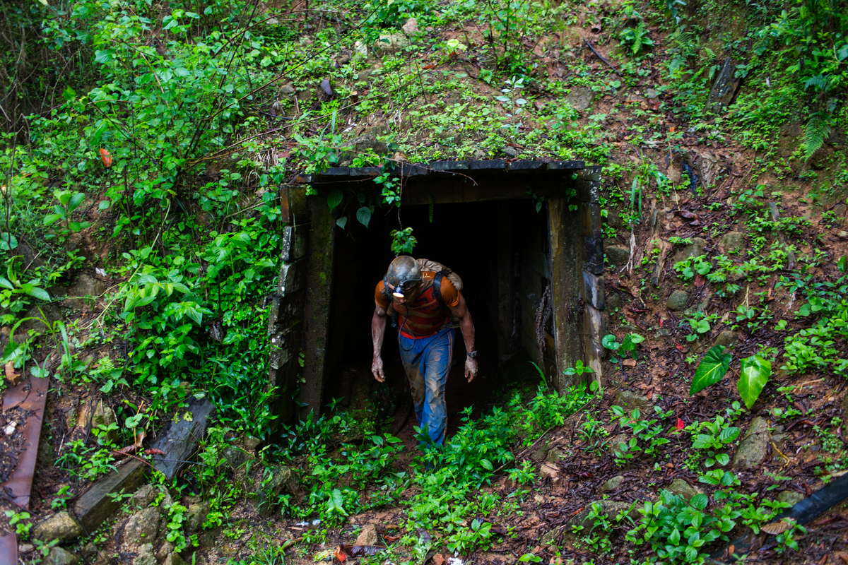 Blood gold in Colombia/ Please Do Not Use