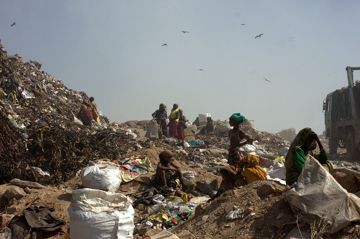 Dumpyard India / Please Do Not Use