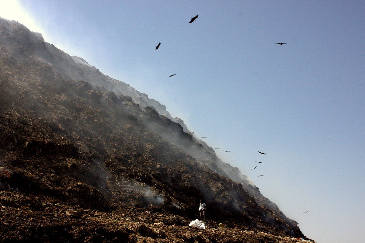 Dumpyard India / Please Do Not Use