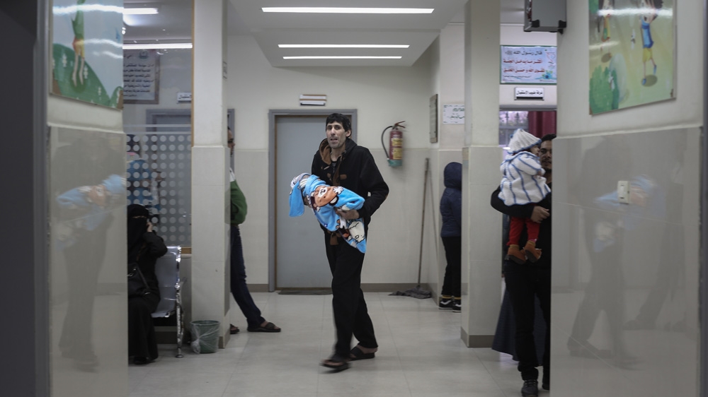 Gaza Strip has been subjected to a chronic electricity crisis since its sole power plant was partly destroyed by Israel during its 2006 and 2014 assaults on Gaza [Ezz Zanoun/Al Jazeera]