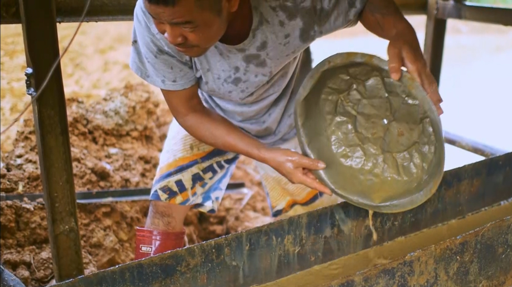 Ghana gold Rush - 101 East