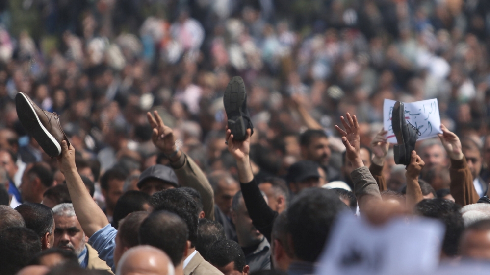 Gaza protests against PA salary cut