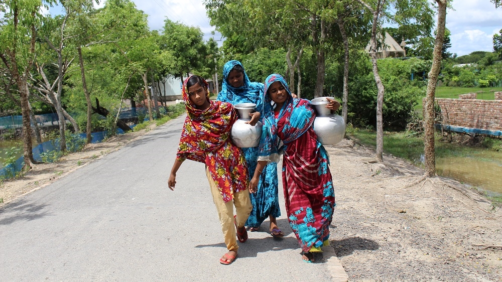 Women from Kochukhali. The saline water has a negative impact on the health of mothers and children, including more cases of hypertension in pregnant women, and a higher rate of infant mortality [Neha Thirani Bagri/The GroundTruth Project]