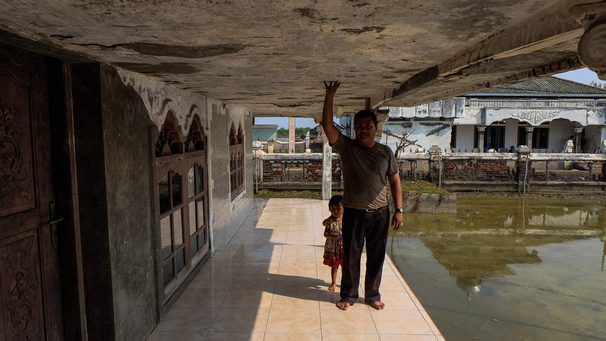 Drowning villages of Jakarta/ Please Do Not Use