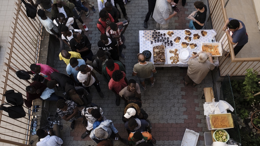 Caritas drop-in centre on the Italian side of the border provides one meal each day and clothing donations [Maurizio Martorana/Al Jazeera]