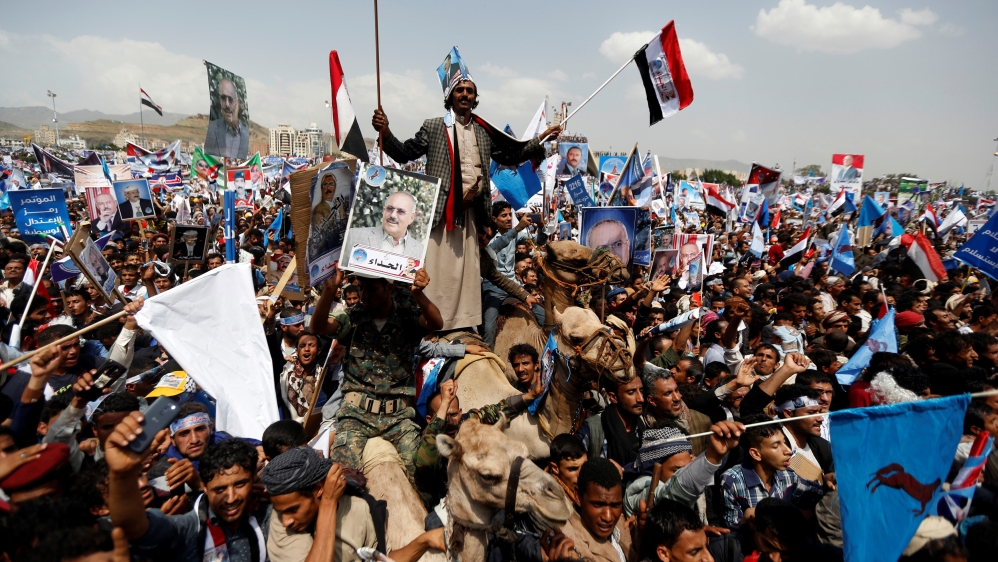 Supporters of Yemen''s former President Ali Abdullah Saleh rally to mark the 35th anniversary of the establishment of the General People''s Congress party which is led by Saleh in Sanaa
