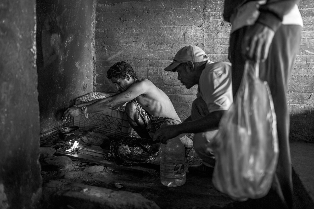 Surviving Venezuela’s crisis/Please Do Not Use