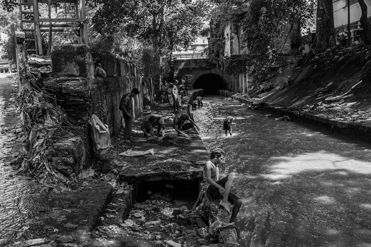 Surviving Venezuela’s crisis/Please Do Not Use