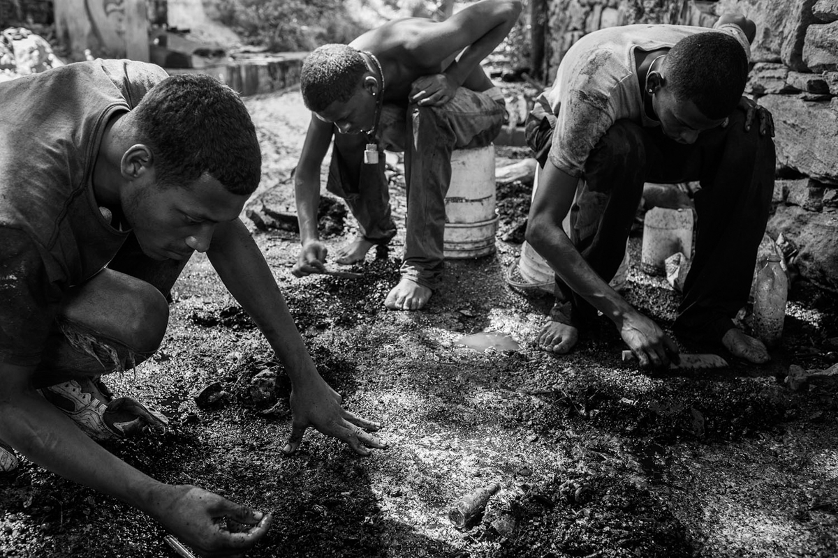 Surviving Venezuela’s crisis/Please Do Not Use