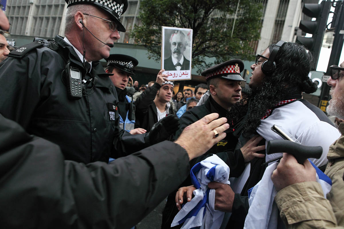 Palestinian activists mark 100 years of the Balfour Declaration in London