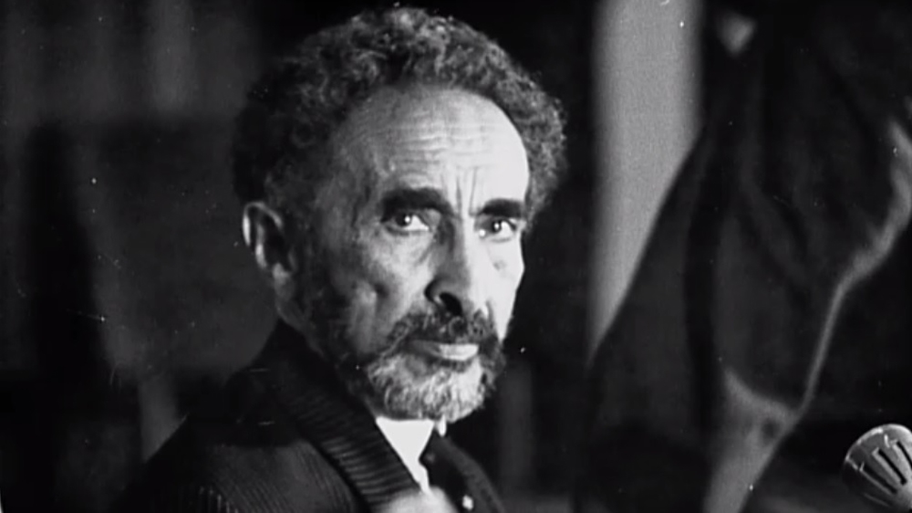 Mo took the final photos of Haile Selassie before the Ethiopian emperor was killed [Screengrab/Al Jazeera]