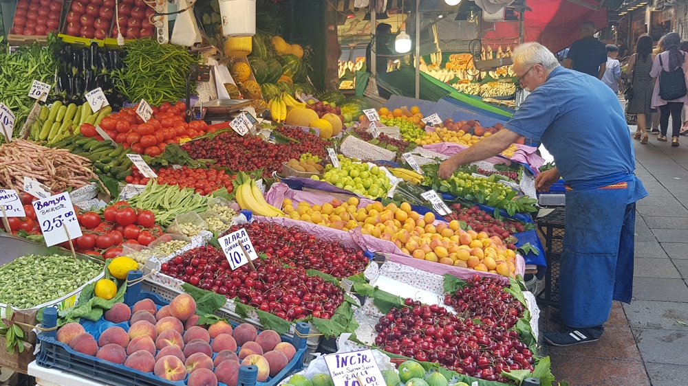 According to the Turkish Statistics Institute, inflation hit 11.9 percent in 2017 [Umut Uras/Al Jazeera]