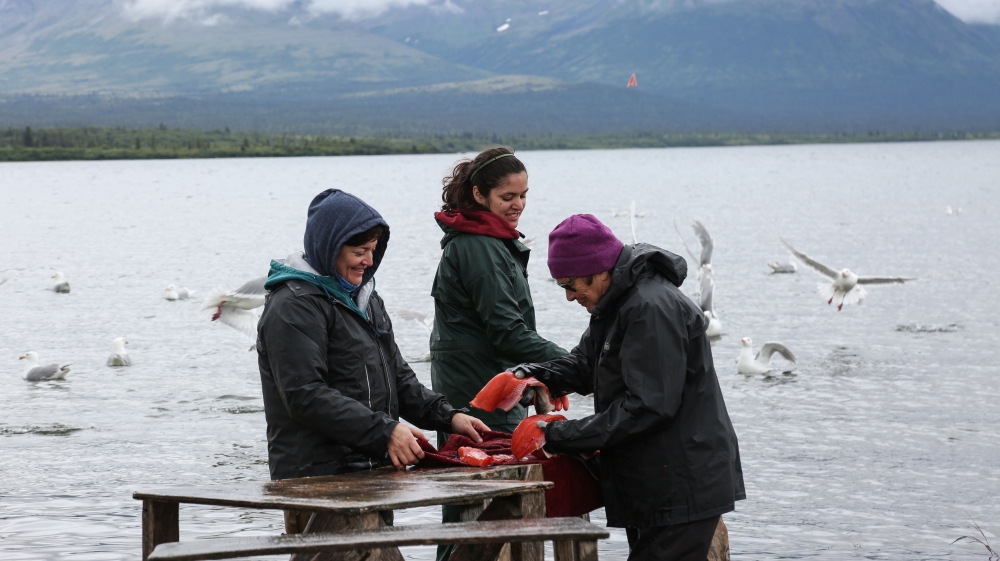 Amira Abujbara, her mum, and grandma - Alaska